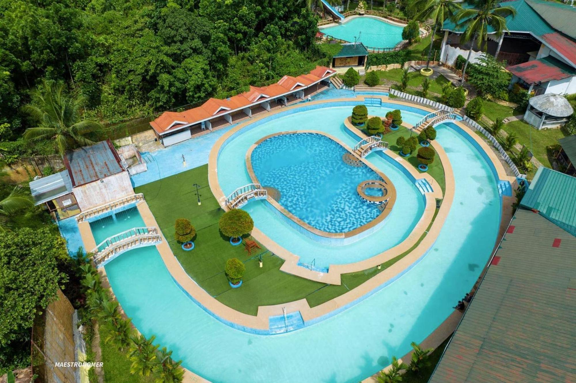 Hidden Valley Mountain And Wavepool Resort Pinamungahan Exterior foto