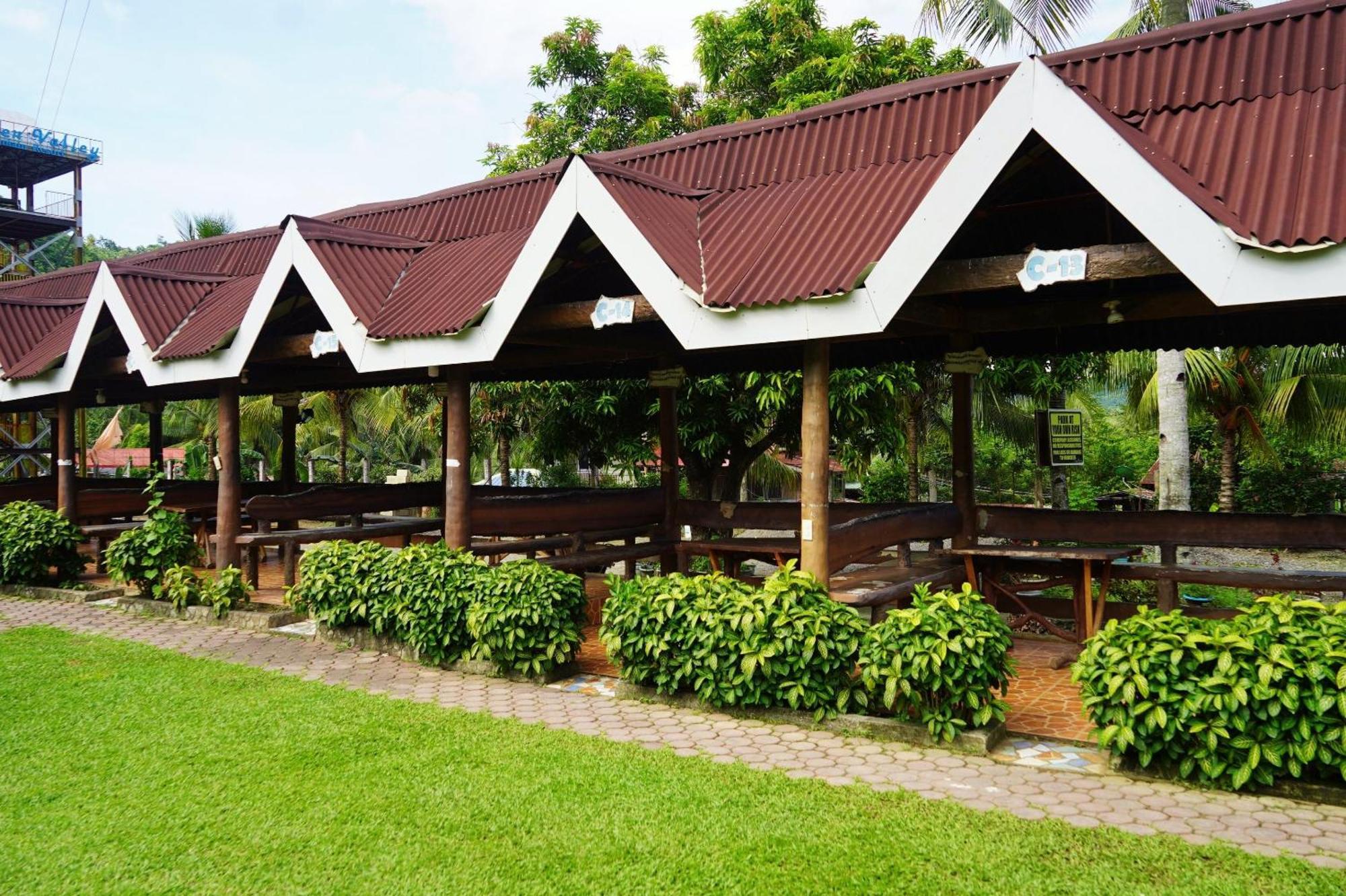 Hidden Valley Mountain And Wavepool Resort Pinamungahan Exterior foto