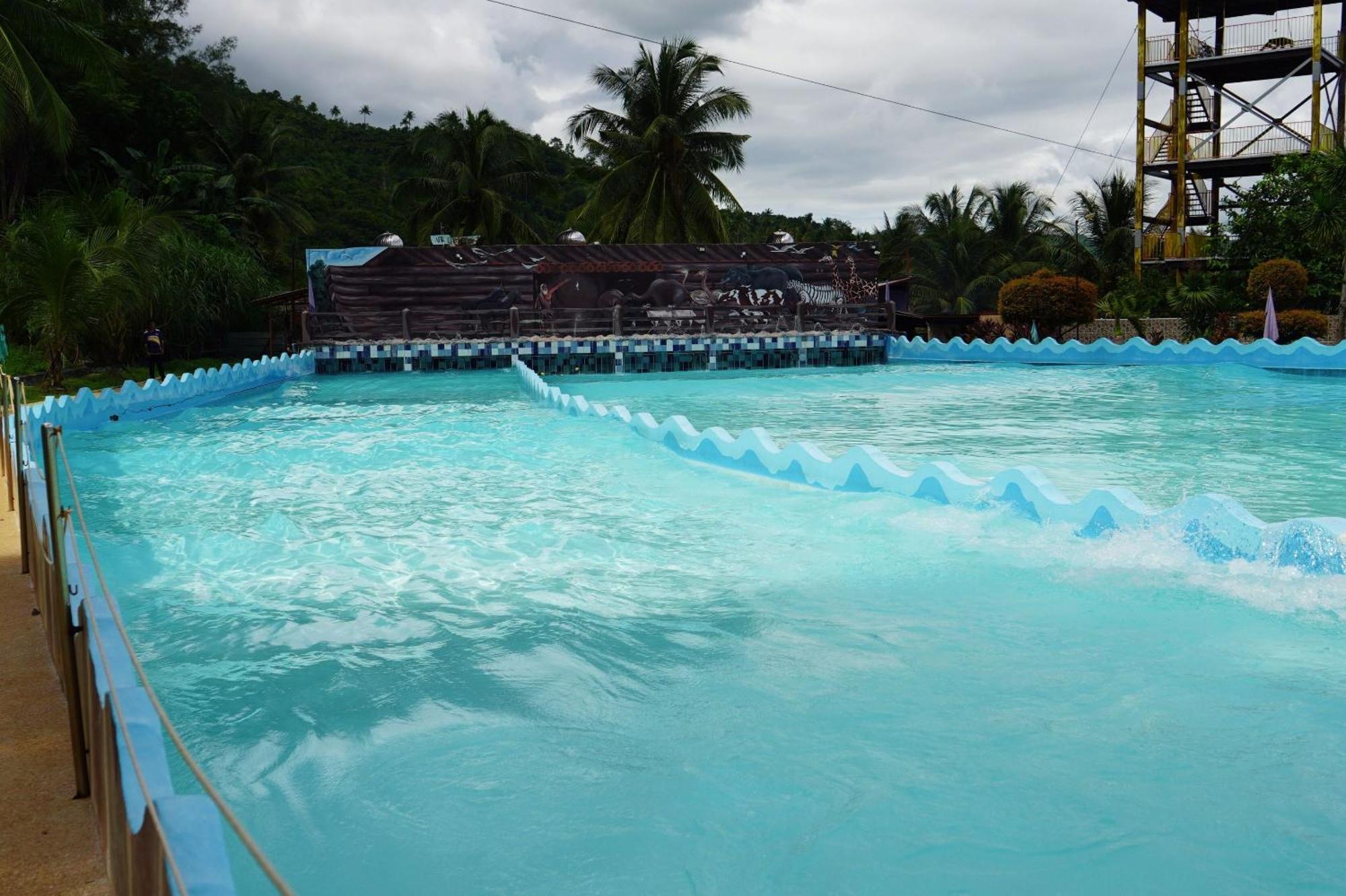 Hidden Valley Mountain And Wavepool Resort Pinamungahan Exterior foto